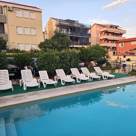 Kristal Paris Resort ノヴァリャ エクステリア 写真