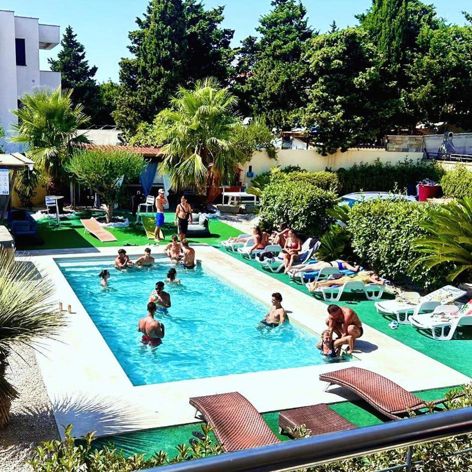 Kristal Paris Resort ノヴァリャ エクステリア 写真