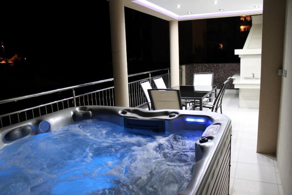 Kristal Paris Resort ノヴァリャ エクステリア 写真